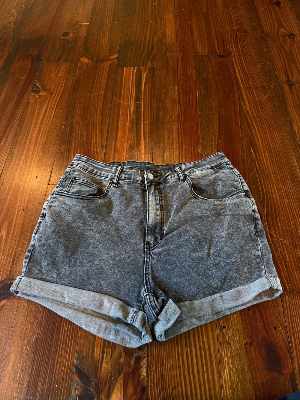 High-Waist Rolled Hem Women’s Stretch Denim Shorts